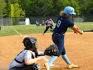 Maddie Gordon batting